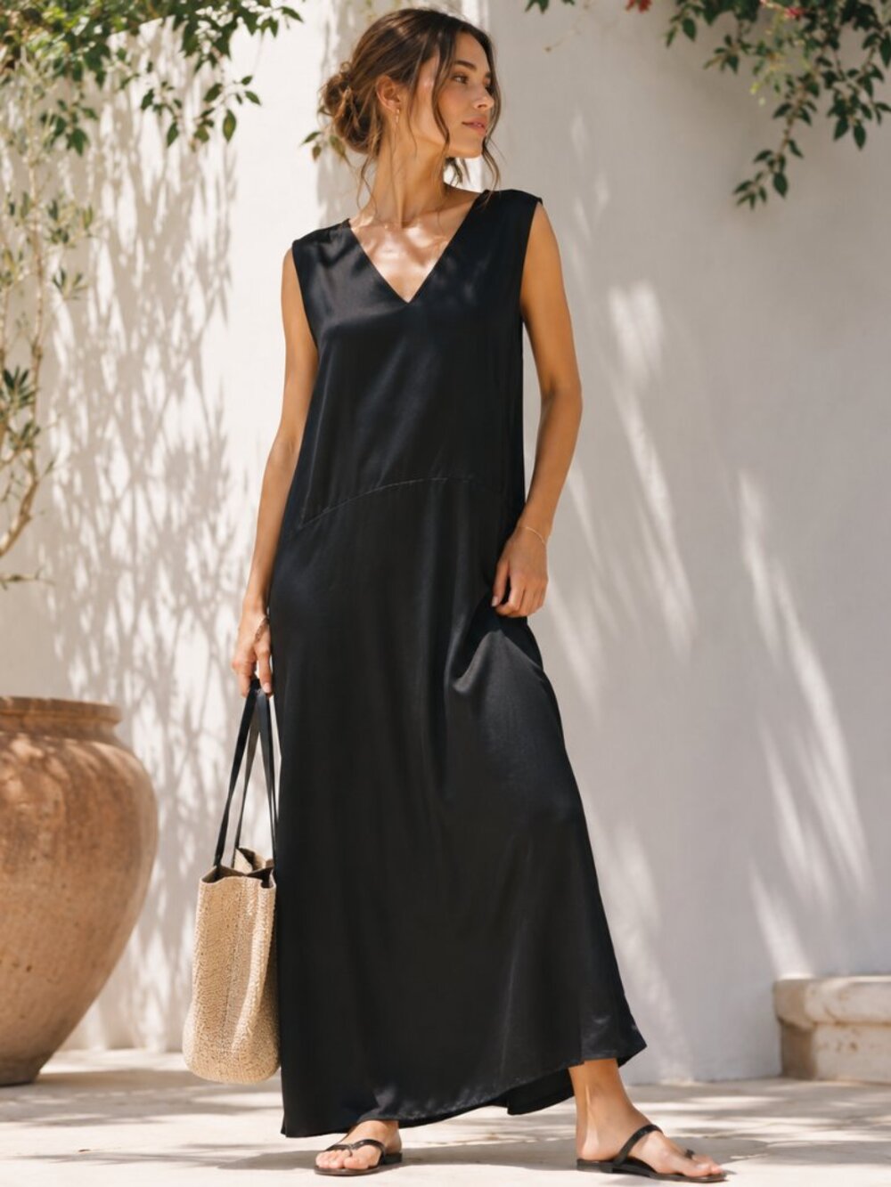 Everlane SZ XS The Satin V-Neck Maxi Dress Black NWT
